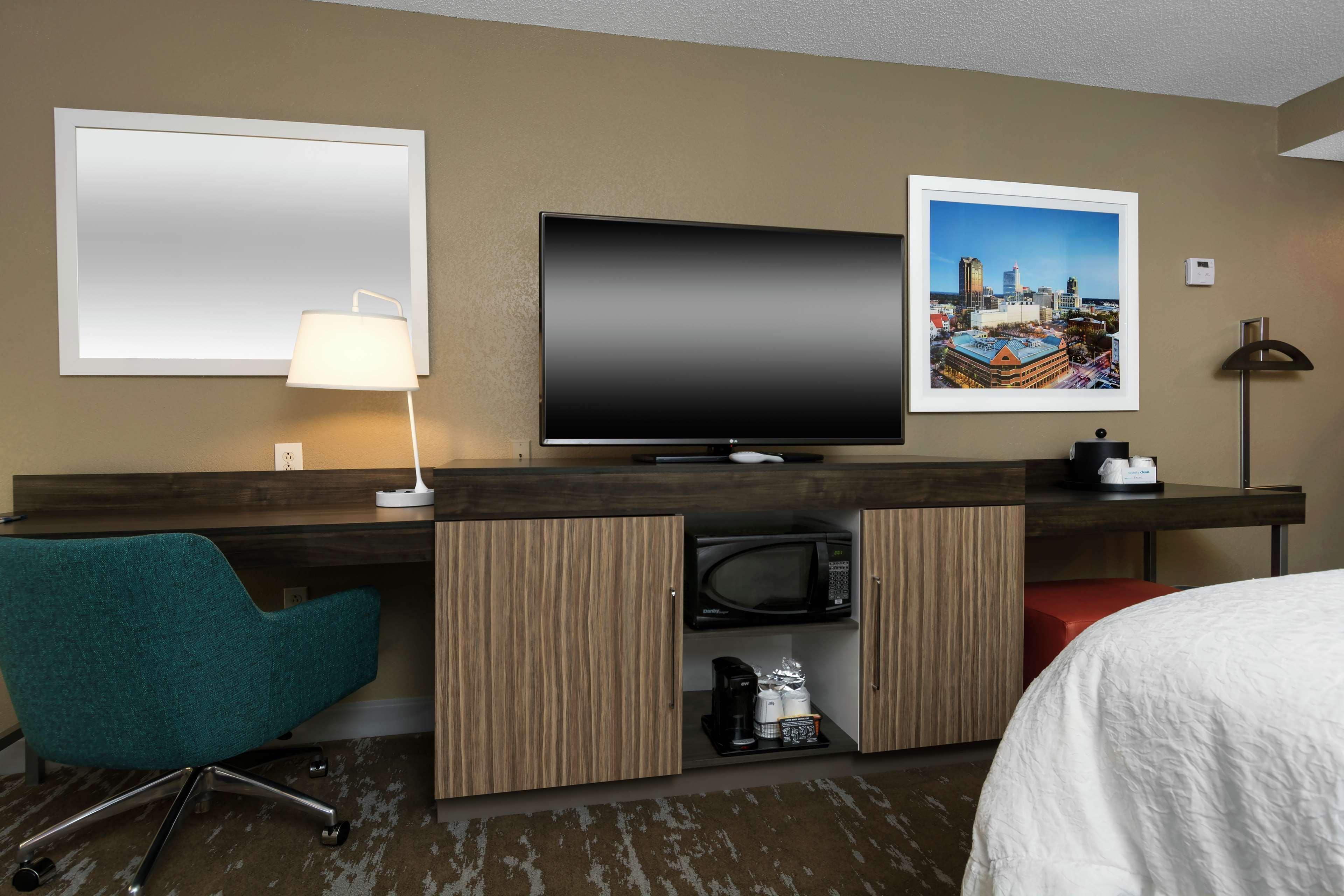 Hampton Inn & Suites Raleigh Cary Lenovo Center Zewnętrze zdjęcie