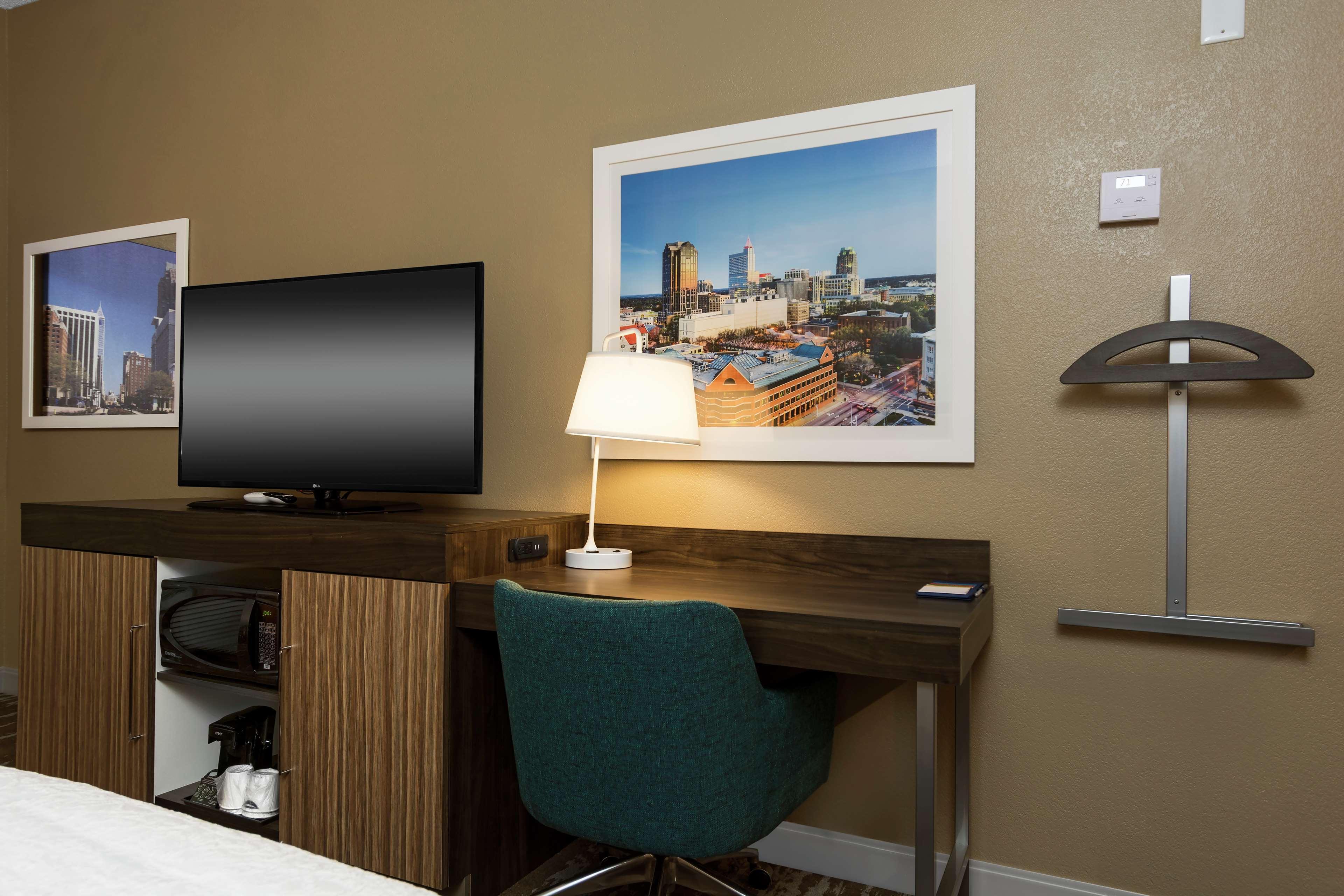 Hampton Inn & Suites Raleigh Cary Lenovo Center Zewnętrze zdjęcie