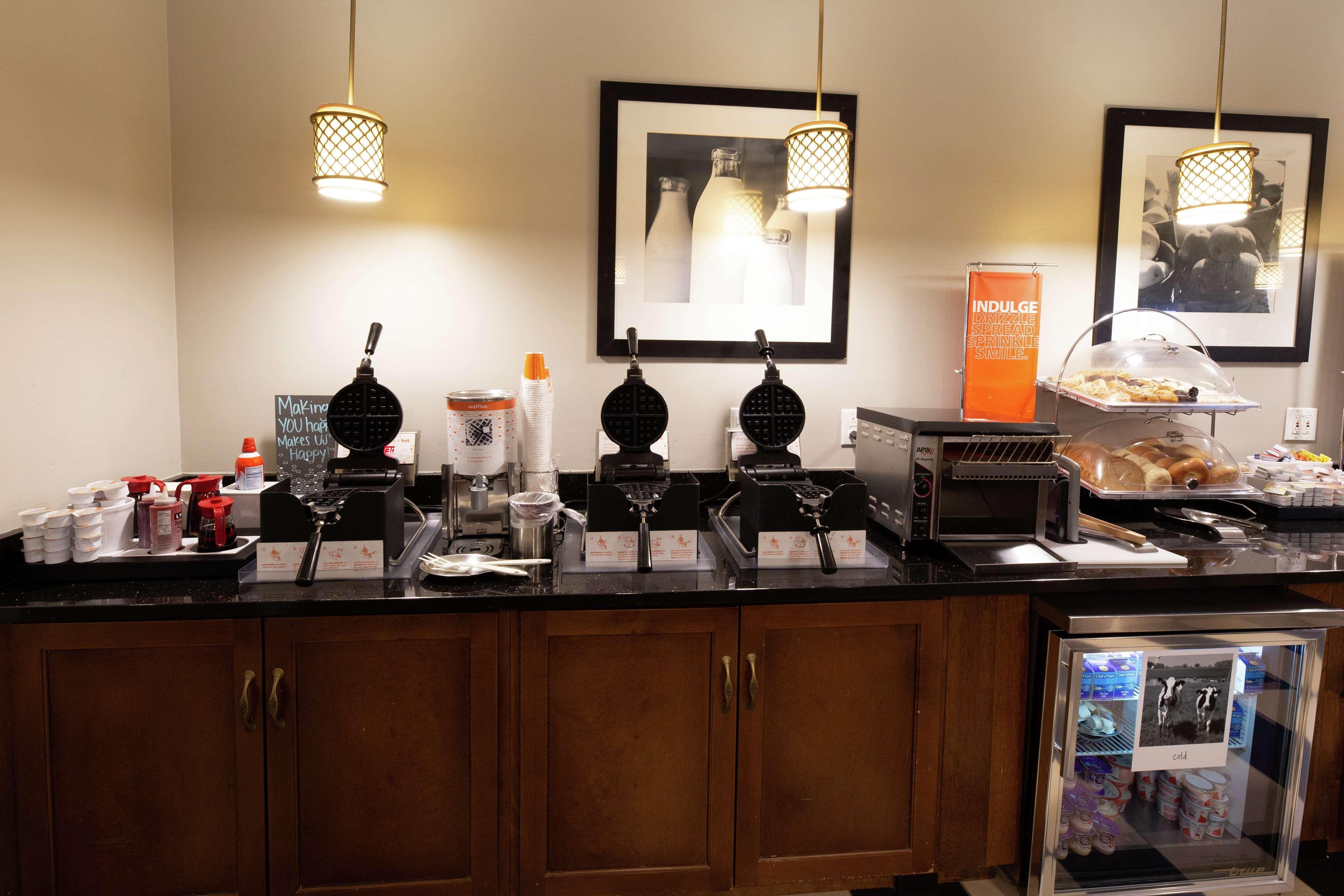 Hampton Inn & Suites Raleigh Cary Lenovo Center Zewnętrze zdjęcie