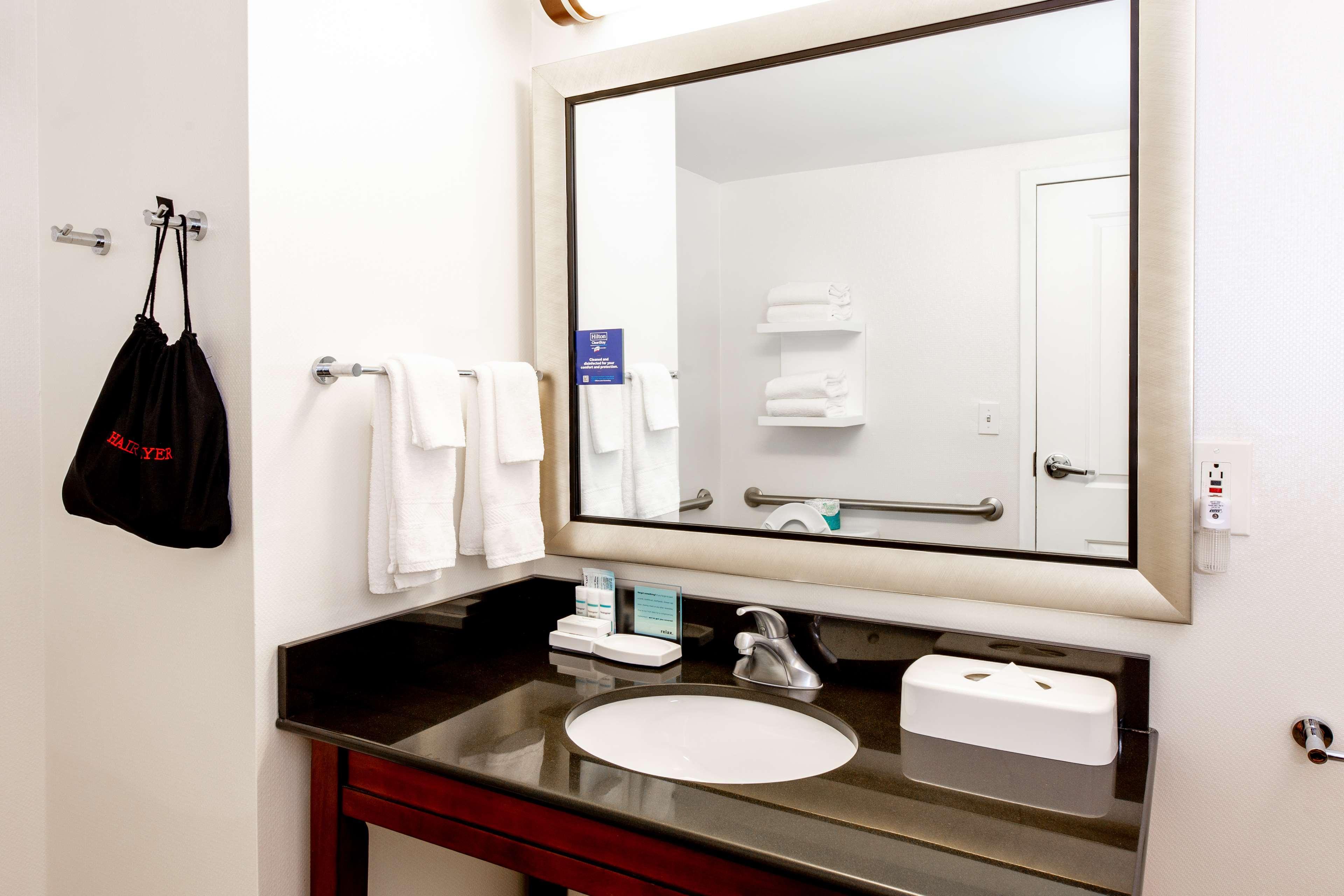 Hampton Inn & Suites Raleigh Cary Lenovo Center Zewnętrze zdjęcie