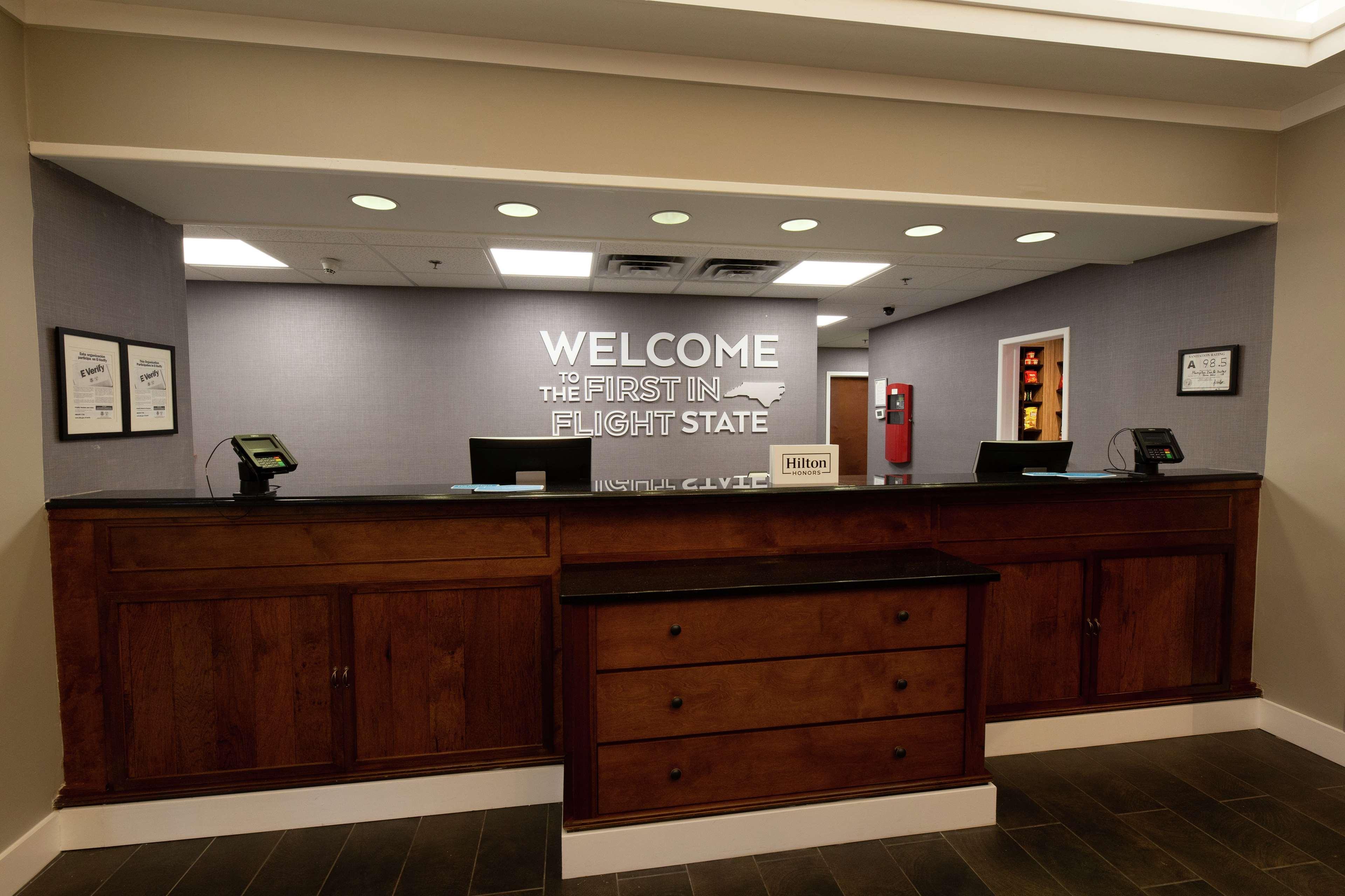 Hampton Inn & Suites Raleigh Cary Lenovo Center Zewnętrze zdjęcie