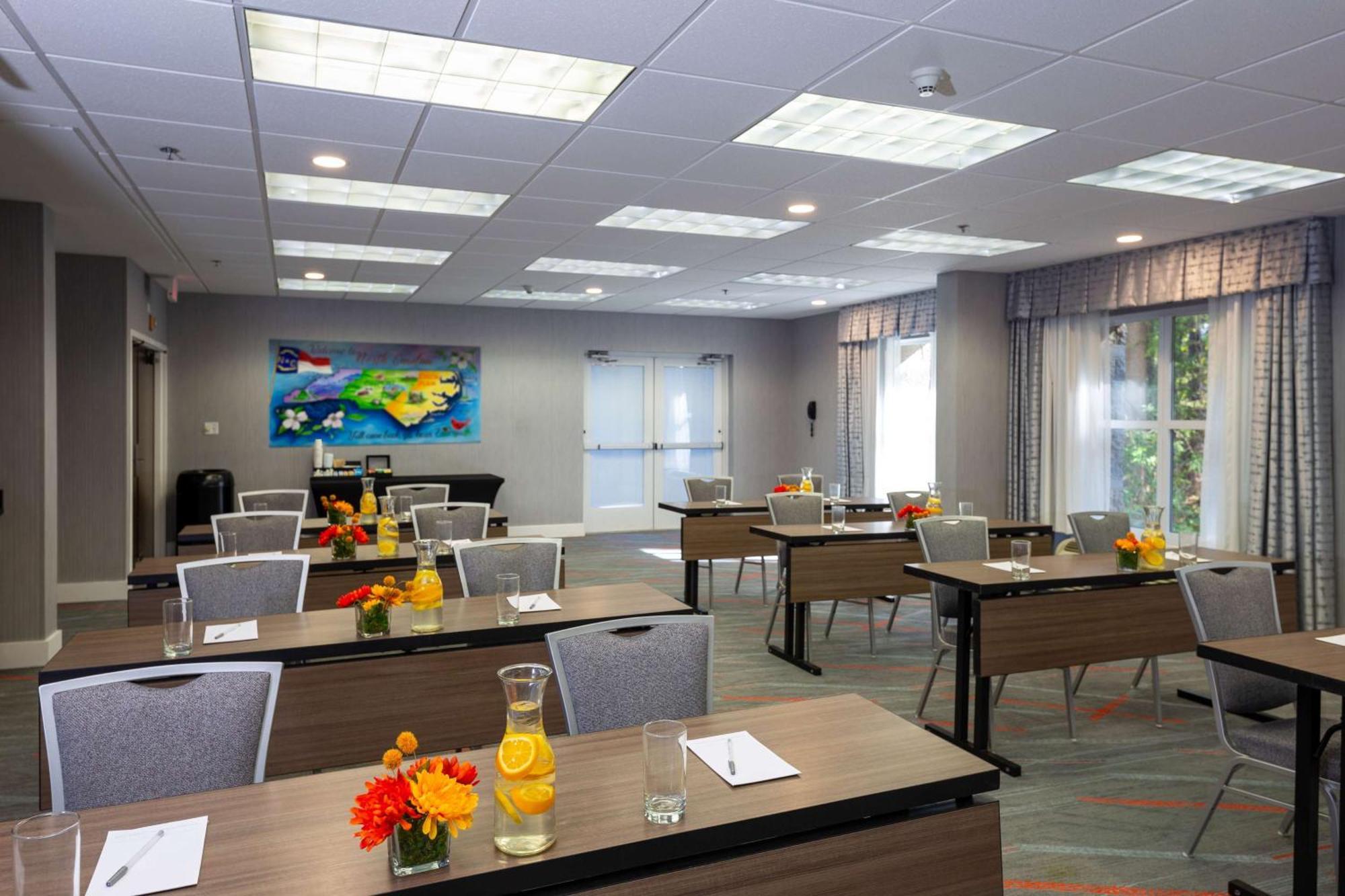 Hampton Inn & Suites Raleigh Cary Lenovo Center Zewnętrze zdjęcie